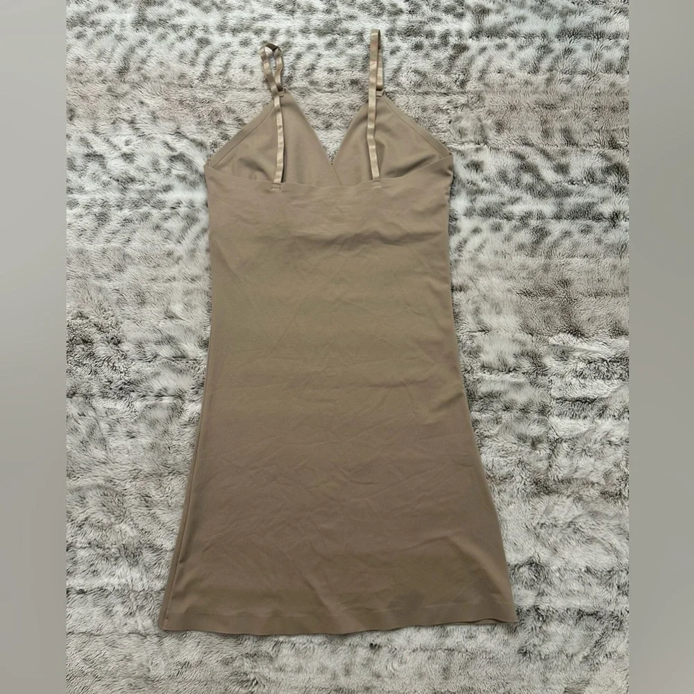 Warners shapewear slip dress Women “M” Tan Color Adjustable Strap Nylon-Spandex - Picture 2 of 11